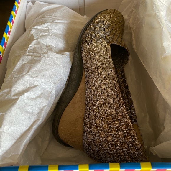 Alexis Zee Trina Wedge Shoes - Picture 6 of 7